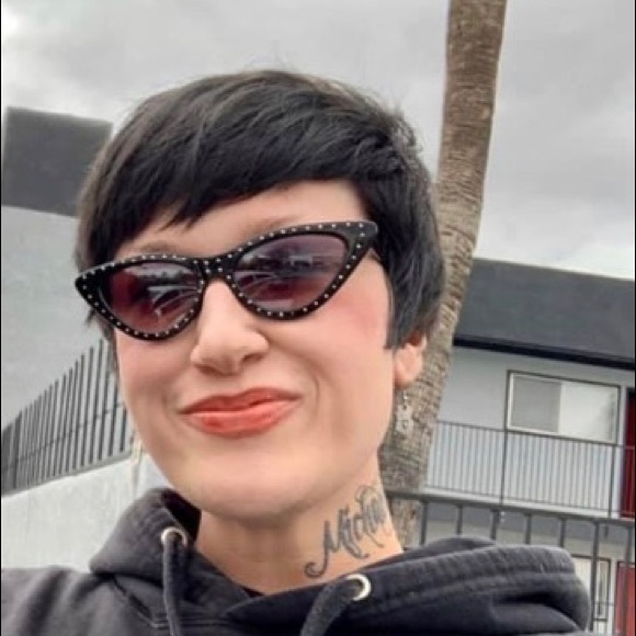 Hi!  I’m Crystal, Poshmark Ambassador - Picture 3 of 8